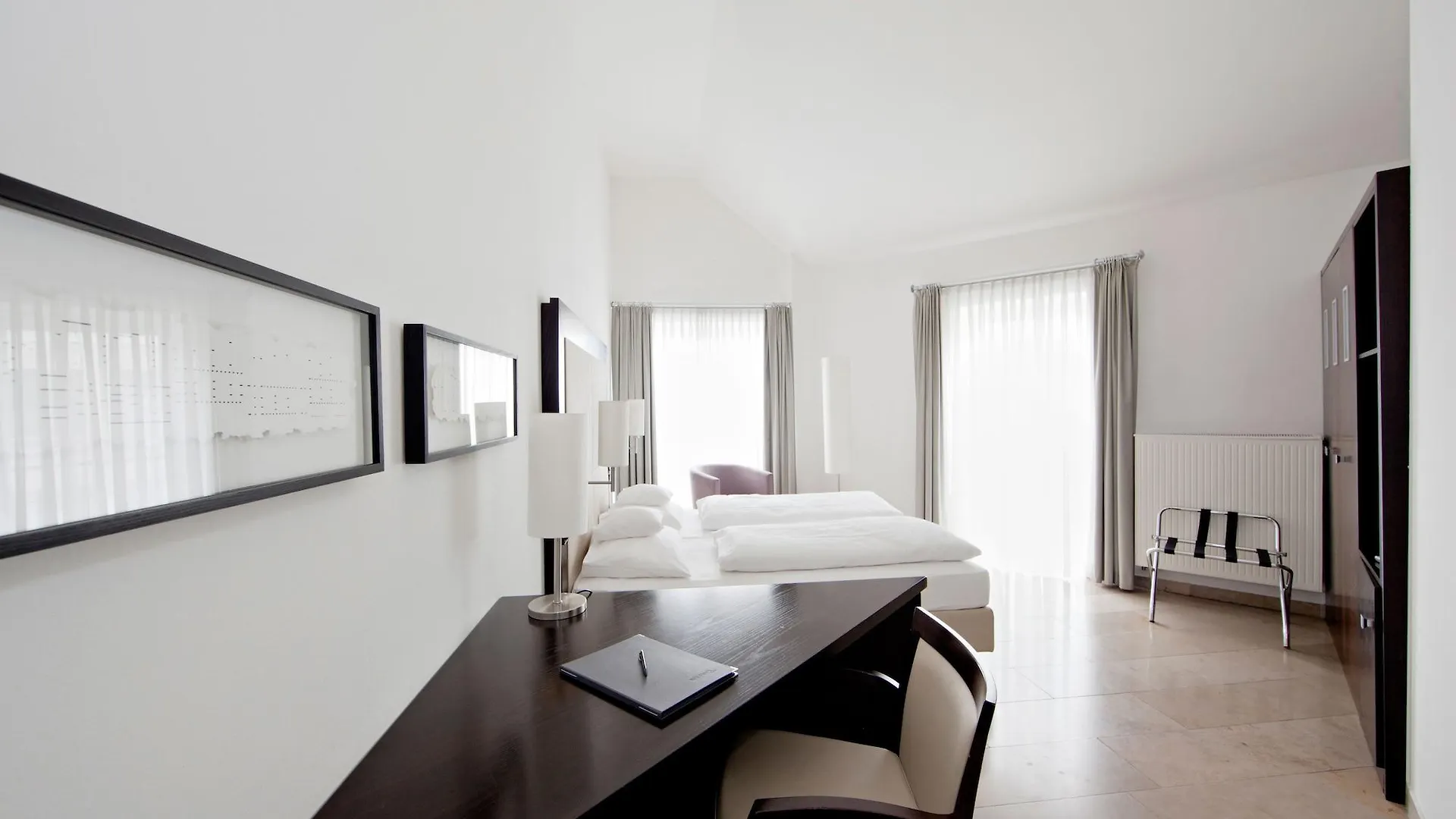 Burns Art Hotel Dusseldorf