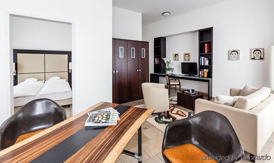 ****  Burns Art Hotel Dusseldorf Germany