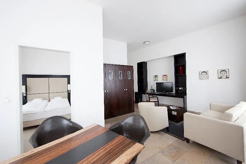 Burns Art Hotel Dusseldorf