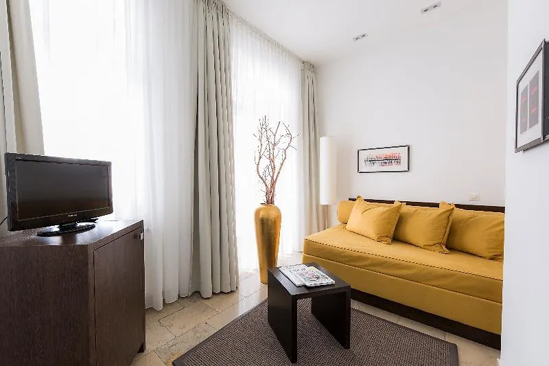 Burns Art Hotel Dusseldorf