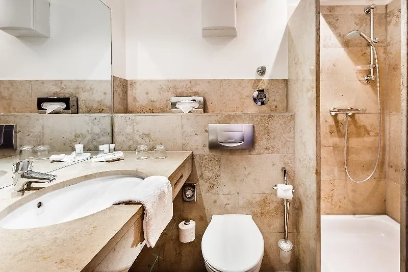 ****  Burns Art Hotel Dusseldorf Germany