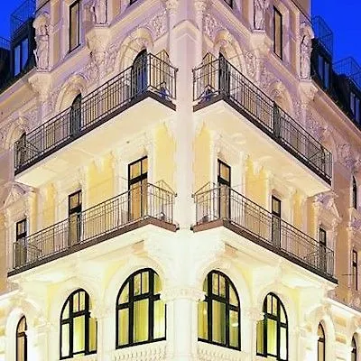 ****  Burns Art Hotel Düsseldorf Alemania