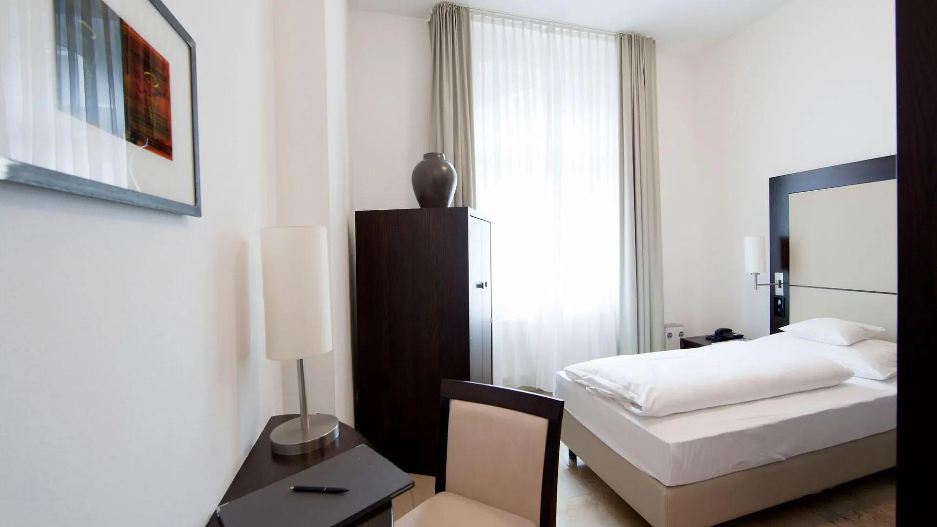 Burns Art Hotel Düsseldorf Duitsland
