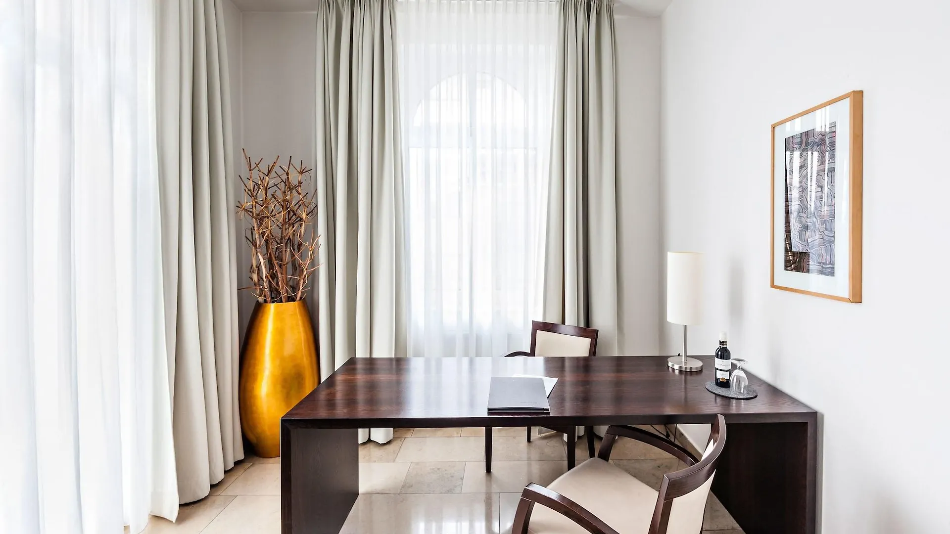 Burns Art Hotel Düsseldorf