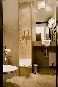 Burns Art Hotel Düsseldorf