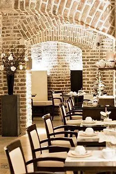 Burns Art Hotel Дюссельдорф 4*,
