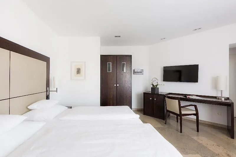 Burns Art Hotel Дюссельдорф 4*,
